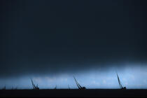Entrainement d'hiver, sous le grain © Guillaume Plisson / Plisson La Trinité / AA00400 - Photo Galleries - Stormy sky