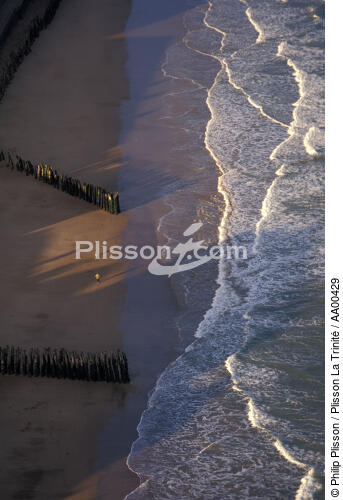 Coup de soleil sur le sillon de Saint-Malo - © Philip Plisson / Plisson La Trinité / AA00429 - Photo Galleries - Emerald Coast [The]