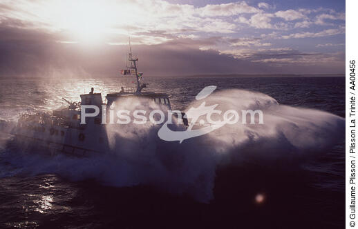 Enez Eussa 3. - © Guillaume Plisson / Plisson La Trinité / AA00456 - Photo Galleries - Mail boat