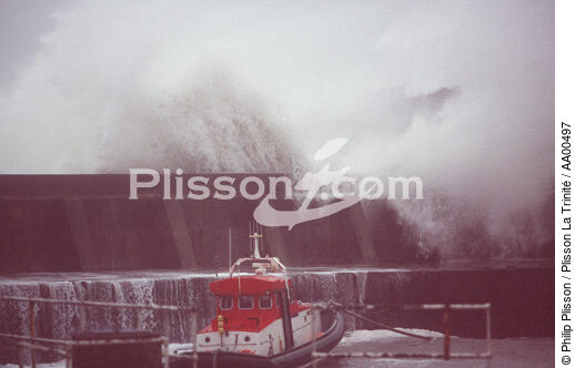 Port de Stonehaven . - © Philip Plisson / Plisson La Trinité / AA00497 - Photo Galleries - Lifesaving at sea