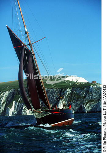 Jolie Brise aux Needles. - © Philip Plisson / Plisson La Trinité / AA00633 - Photo Galleries - Sailing boat