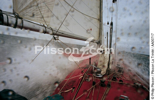 A bord d'un prao lestra sport... - © Philip Plisson / Plisson La Trinité / AA00717 - Nos reportages photos - Accastillage