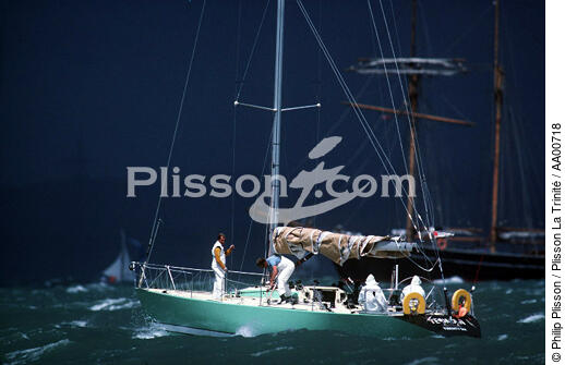 Gros temps pour les Cowes week. - © Philip Plisson / Plisson La Trinité / AA00718 - Photo Galleries - Storm at sea