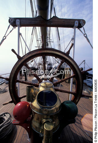 La barre à roue de l'Esmeralda. - © Philip Plisson / Plisson La Trinité / AA00835 - Nos reportages photos - Accastillage