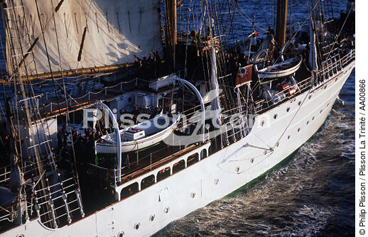 Esmeralda : vue aérienne. - © Philip Plisson / Plisson La Trinité / AA00866 - Photo Galleries - Four masts