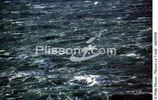 Vagues, mer agitée. - © Philip Plisson / Plisson La Trinité / AA00938 - Nos reportages photos - Gros temps