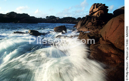 Vitesse des vagues. - © Philip Plisson / Plisson La Trinité / AA00946 - Nos reportages photos - Côte sauvage
