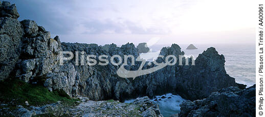 côte sauvage. - © Philip Plisson / Plisson La Trinité / AA00961 - Photo Galleries - Crozon Peninsula [The]
