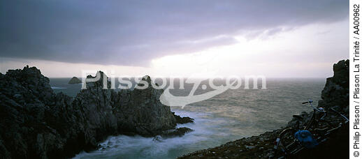 La pointe de Penhir en presqu'île de Crozon. - © Philip Plisson / Plisson La Trinité / AA00962 - Nos reportages photos - Pen-Hir [Pointe de]