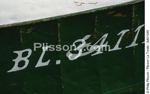 Immatriculation de bateau de pêche - © Philip Plisson / Plisson La Trinité / AA01049 - Nos reportages photos - Vue non aérienne