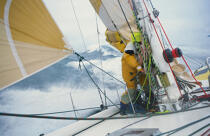 Monocoque sur mer formée © Philip Plisson / Plisson La Trinité / AA01137 - Photo Galleries - Sailing boat