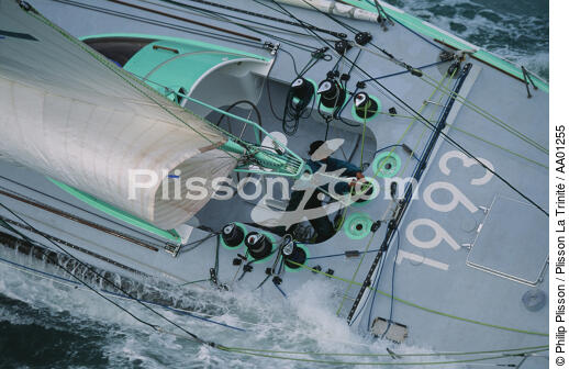 Manoeuvre sur Groupe LG. - © Philip Plisson / Plisson La Trinité / AA01255 - Photo Galleries - Maxi-monohull Racing Yacht