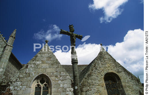 Eglise du Yaudet. - © Philip Plisson / Plisson La Trinité / AA01273 - Nos reportages photos - Ciel