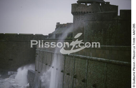 Tempête sur les remparts de Saint Malo. - © Guillaume Plisson / Plisson La Trinité / AA01285 - Nos reportages photos - Ille-et-Vilaine