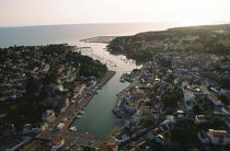 Vue aérienne du port de plaisance de Pornic. © Philip Plisson / Plisson La Trinité / AA01334 - Nos reportages photos - Loire Atlantique