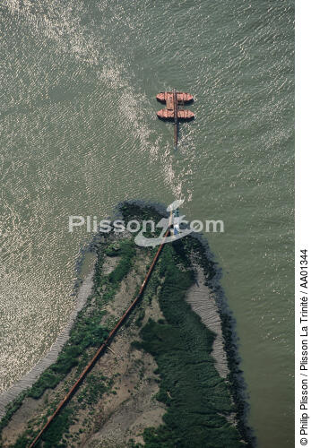 Feu de port à Paimboeuf. - © Philip Plisson / Plisson La Trinité / AA01344 - Nos reportages photos - Feu de port