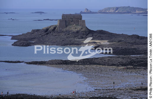 Fort le Petit Bé à Saint-Malo. - © Philip Plisson / Plisson La Trinité / AA01366 - Photo Galleries - Low tide