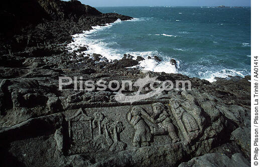 Oeuvre d'art dans les rocher de Rothéneuf. - © Philip Plisson / Plisson La Trinité / AA01414 - Nos reportages photos - Ille-et-Vilaine