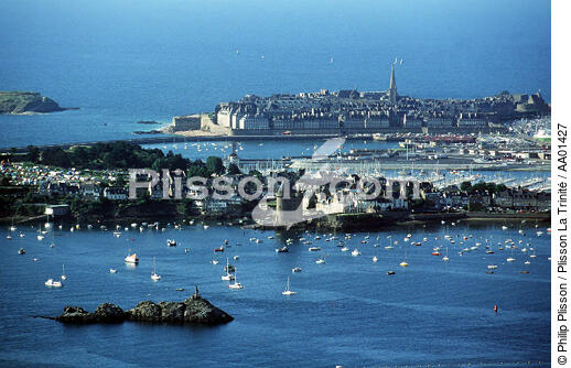 Saint-Servan et Saint-Malo. - © Philip Plisson / Plisson La Trinité / AA01427 - Photo Galleries - Ille & Vilaine