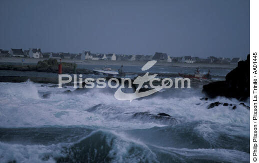 Tempête sur Penmarc'h et Saint-Guénolé. - © Philip Plisson / Plisson La Trinité / AA01445 - Photo Galleries - Sea