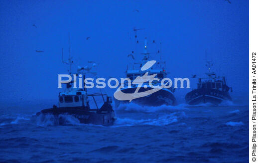 Retour de pêche. - © Philip Plisson / Plisson La Trinité / AA01472 - Nos reportages photos - Pêche