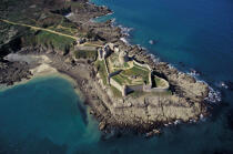 Fort-La-Latte sur la Côte d'Emeraude. © Philip Plisson / Plisson La Trinité / AA01597 - Photo Galleries - Fort