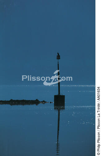 Balise sur L'Elorn. - © Philip Plisson / Plisson La Trinité / AA01634 - Photo Galleries - Elorn [The]