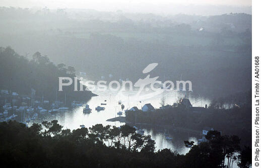 Mouillage sur le Belon. - © Philip Plisson / Plisson La Trinité / AA01668 - Photo Galleries - Belon [The]