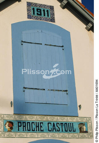 Maison belle-iloise. - © Philip Plisson / Plisson La Trinité / AA01694 - Nos reportages photos - Fenêtre