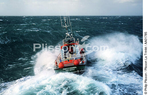 Prince d'Eckmühl contre les vagues. - © Philip Plisson / Plisson La Trinité / AA01785 - Nos reportages photos - Sauvetage en mer