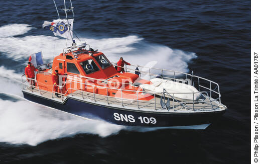 Canot de sauvetage de la Trinité sur mer. - © Philip Plisson / Plisson La Trinité / AA01787 - Photo Galleries - Lifesaving at sea