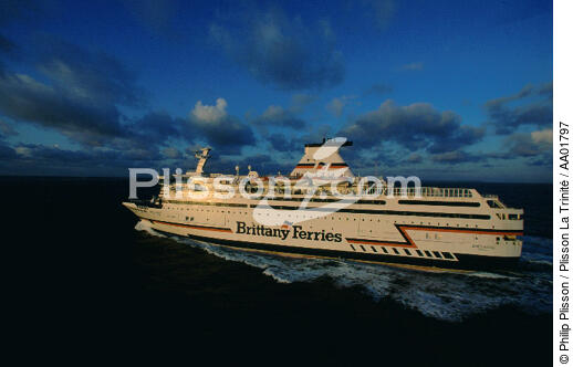 Le Brittany Ferry, Le Bretagne. - © Philip Plisson / Plisson La Trinité / AA01797 - Nos reportages photos - Ferry