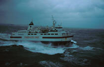 Un Ferry de Emeraude Lines. © Philip Plisson / Plisson La Trinité / AA01803 - Photo Galleries - Storm at sea