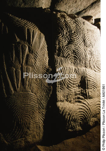 Tumulus de Gavrinis. - © Philip Plisson / Plisson La Trinité / AA01861 - Photo Galleries - Morbihan [The gulf of the]