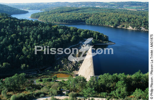 Barrage de Guerlédan. - © Philip Plisson / Plisson La Trinité / AA01875 - Photo Galleries - Interior landscape