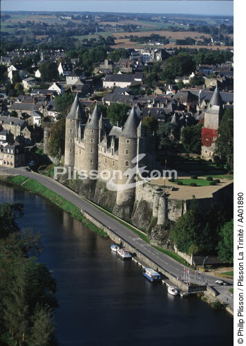 Le château de Josselin. - © Philip Plisson / Plisson La Trinité / AA01890 - Nos reportages photos - Ville [56]