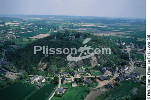 Le Mont-Dol. - © Philip Plisson / Plisson La Trinité / AA01925 - Nos reportages photos - Château