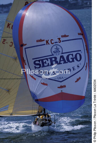 Vision of Sebago sous spi lors du championnat d'Europe des 8 mètres Ji en Baie de Quiberon. - © Philip Plisson / Plisson La Trinité / AA02034 - Nos reportages photos - Monocoque de course