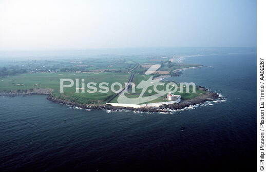 La côte de Mine Head. - © Philip Plisson / Plisson La Trinité / AA02267 - Photo Galleries - Lighthouse [Ire]