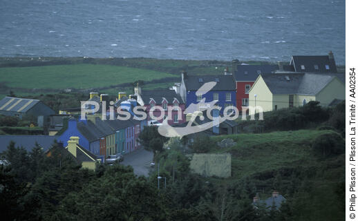 Maisons colorées du village d'Eyeries. - © Philip Plisson / Plisson La Trinité / AA02354 - Nos reportages photos - Irlande, l'île verte