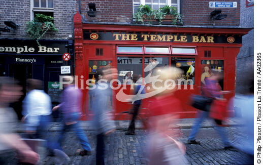 Le Temple bar à Dublin. - © Philip Plisson / Plisson La Trinité / AA02365 - Nos reportages photos - Café