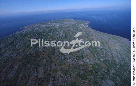 Vue aérienne d'Inisheer. - © Philip Plisson / Plisson La Trinité / AA02447 - Nos reportages photos - Pays étranger