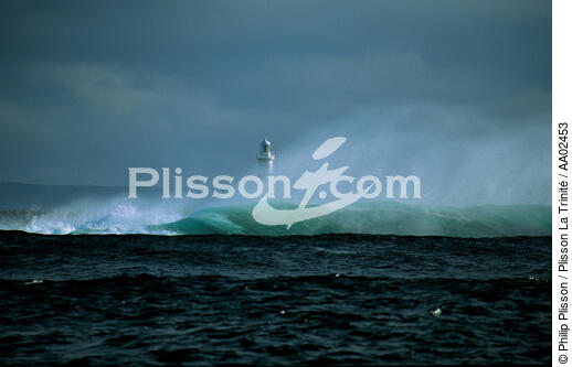 Phare sur Inisheer, îles d'Aran. - © Philip Plisson / Plisson La Trinité / AA02453 - Nos reportages photos - Ile [Irl]
