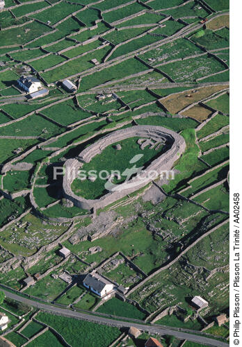 Le fort de Dùn Eochla sur Inishmore - © Philip Plisson / Plisson La Trinité / AA02458 - Photo Galleries - Inishmore