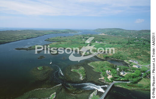 Vue aérienne de Clifden. - © Philip Plisson / Plisson La Trinité / AA02511 - Nos reportages photos - Irlande