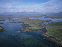 Vue aérienne d'un paysage irlandais. © Philip Plisson / Plisson La Trinité / AA02513 - Nos reportages photos - Irlande, l'île verte
