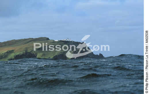 Phare (et maison d'hôte) sur Clare Island. - © Philip Plisson / Plisson La Trinité / AA02538 - Nos reportages photos - Ile [Irl]