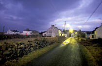 Rue de Tory Island, la nuit. © Philip Plisson / Plisson La Trinité / AA02601 - Photo Galleries - Ireland, the green island