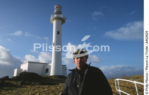 Portrait de Donald O'Sullivan devant le phare d'Inishtrahull. - © Philip Plisson / Plisson La Trinité / AA02629 - Nos reportages photos - Inishtrahull
