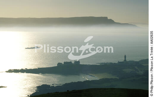 Inishowen dans la brume. - © Philip Plisson / Plisson La Trinité / AA02635 - Nos reportages photos - Phares Irlande